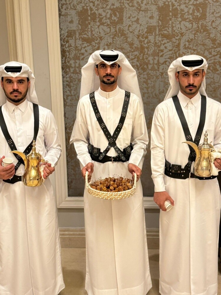 مقهويين خبرة مع العدة - 1