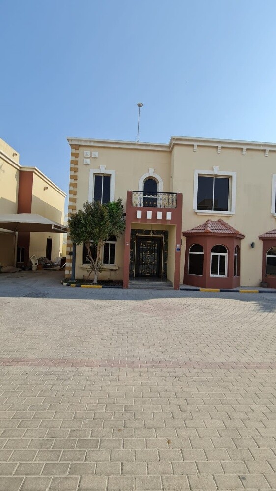 فيلا للإيجار في الثمامة - 1