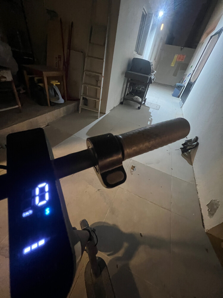 xioami scooter - 3