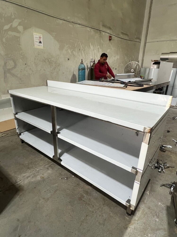 SS Table With 3 Side Cover - 1