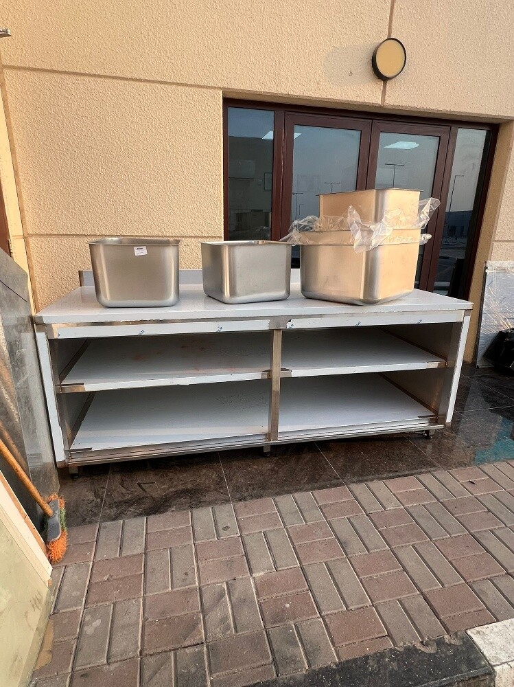 SS Table With 3 Side Cover - 5