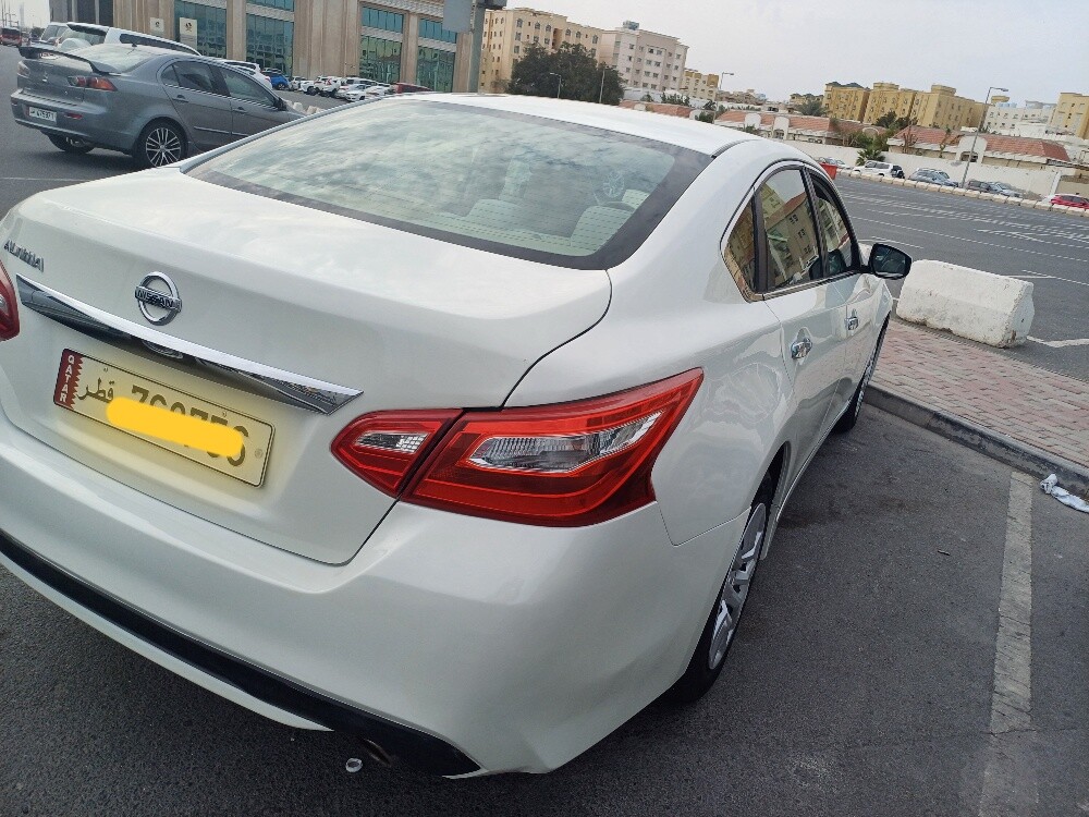 Nissan. Altima18 - 3