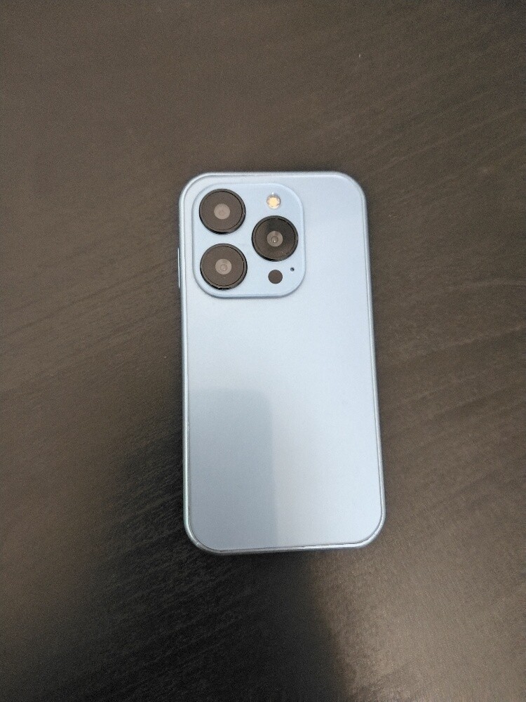 Mini iPhone 15 - 2