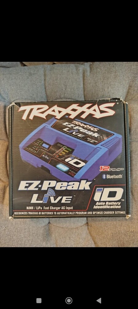 URGENT SALE  Traxxas xmaxx - 6