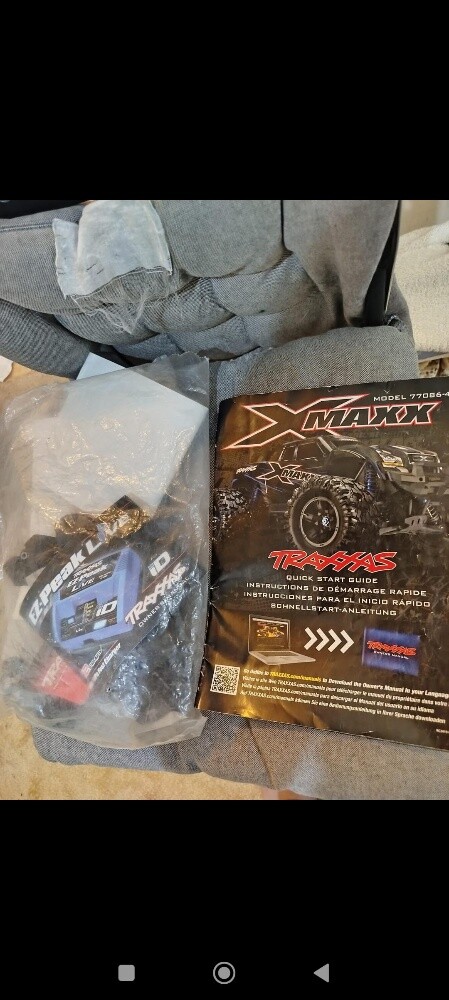 URGENT SALE  Traxxas xmaxx - 5