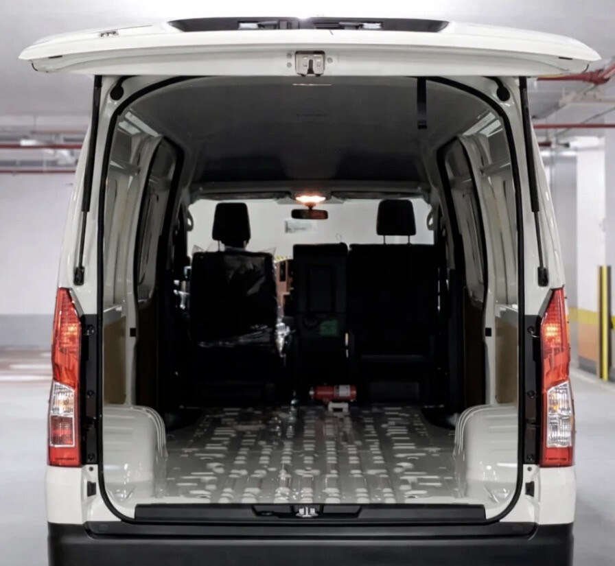 Toyota cargo van - 3