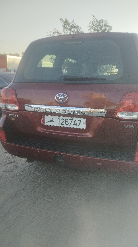 2009 Toyota Land Cruiser, in pristine condition. The gearbox - 5