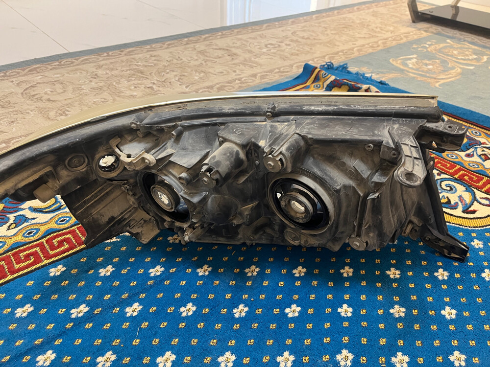 right side headlight use it good - 1