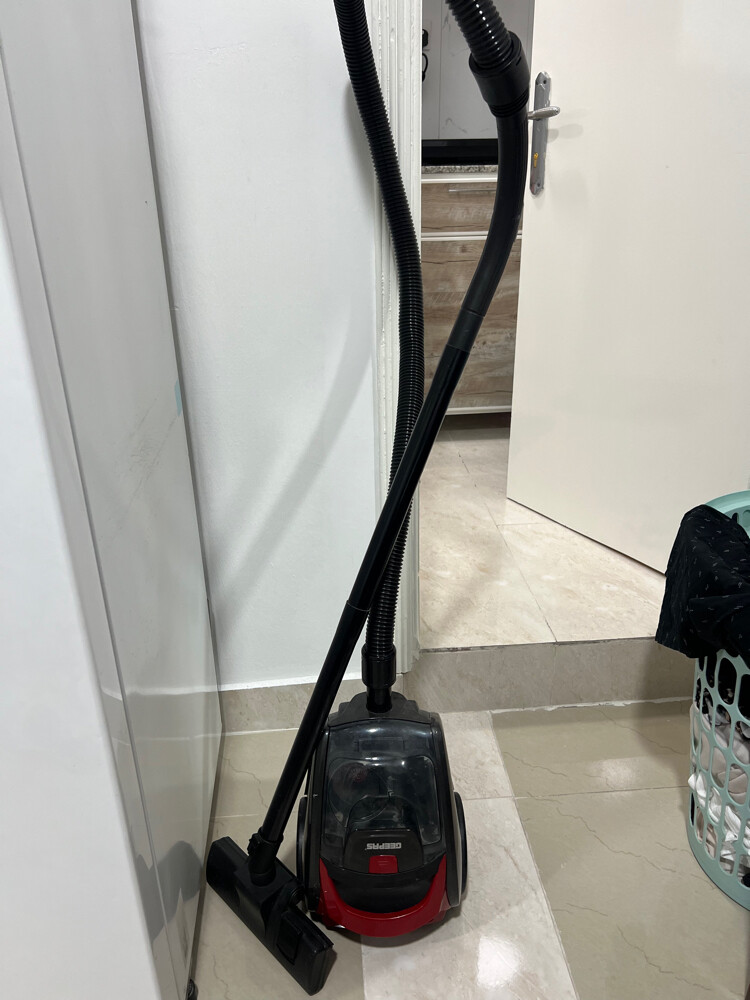 Geepas vacuum cleaner - 2