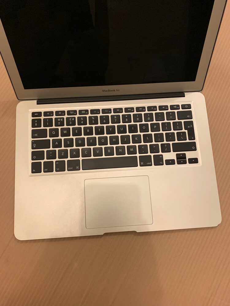 MacBook Air 13” 128GB (2017 Model) - 4