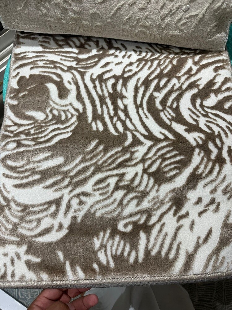 Carpet flooring. - 4