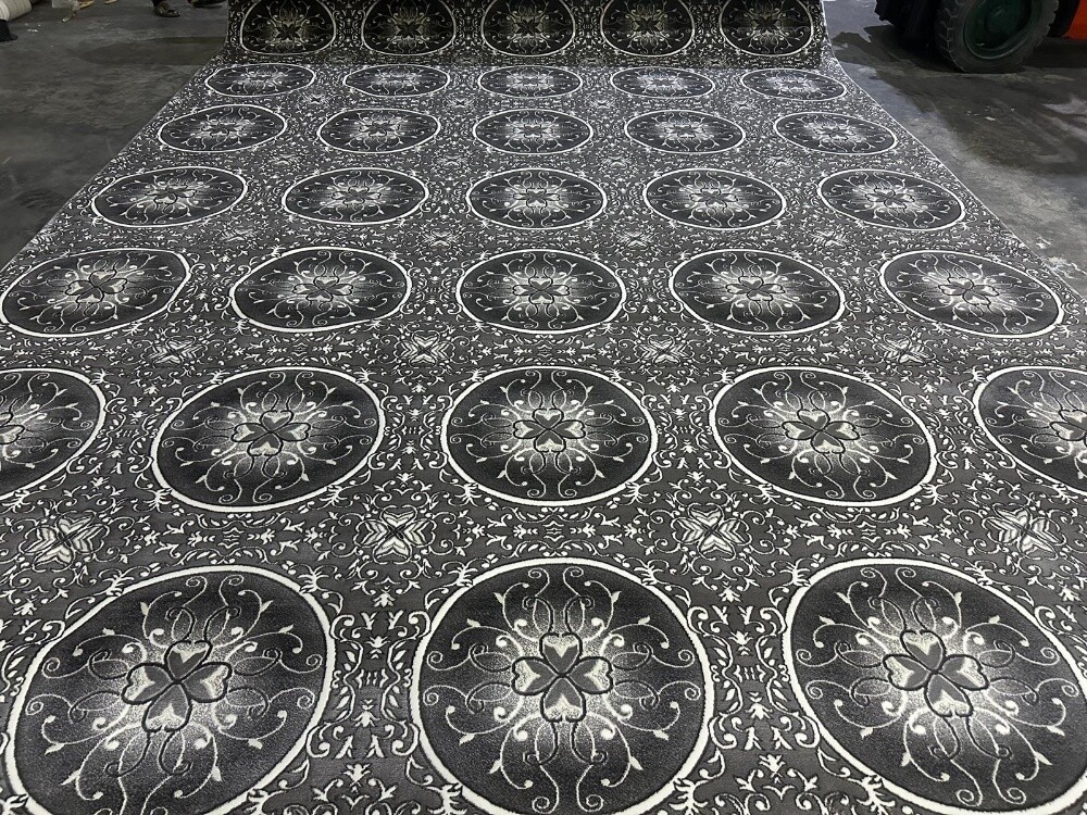 Carpet flooring. - 7