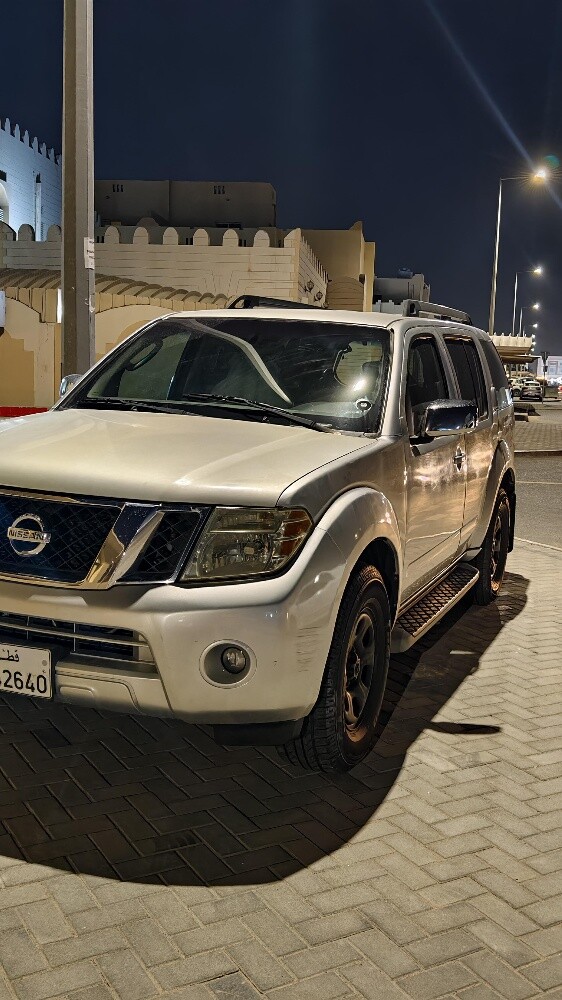 Nissan Pathfinder 2010 4WD - 7