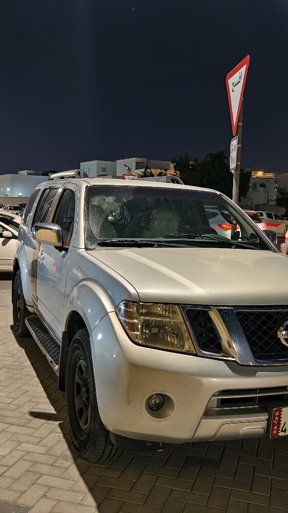 Nissan Pathfinder 2010 4WD - 6