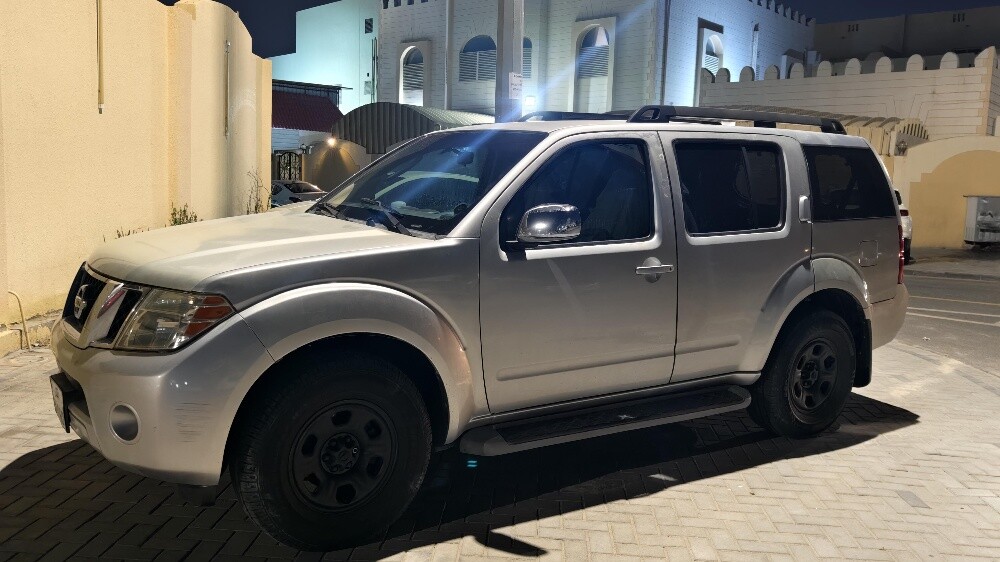 Nissan Pathfinder 2010 4WD - 5
