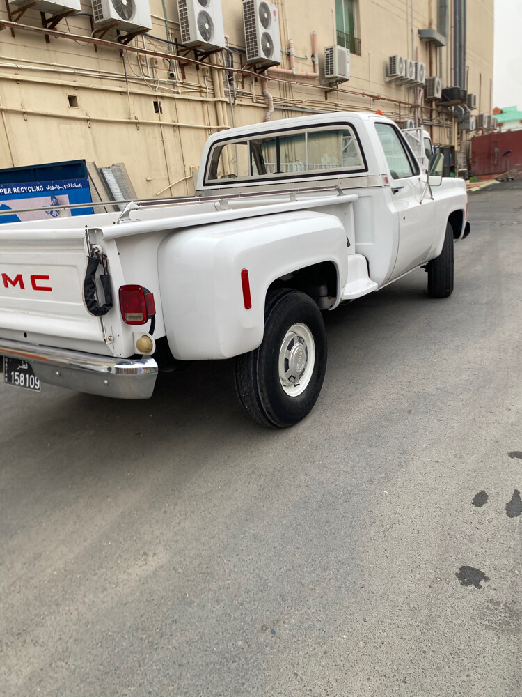 جي ام سي موديل 1975 - 4