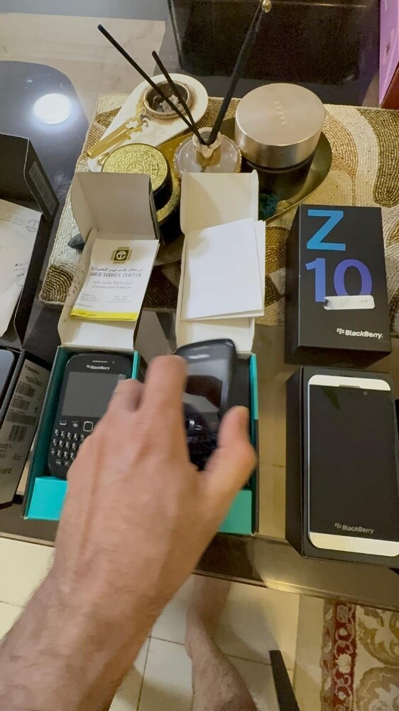 للبيع بلاك بيري مع كامل الملحقات - 10