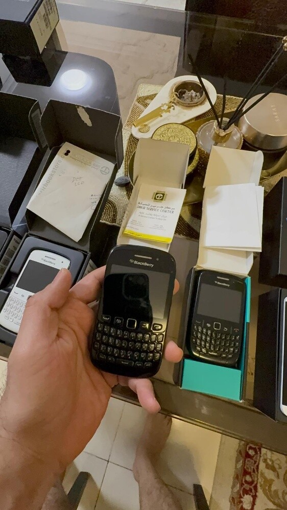 للبيع بلاك بيري مع كامل الملحقات - 13