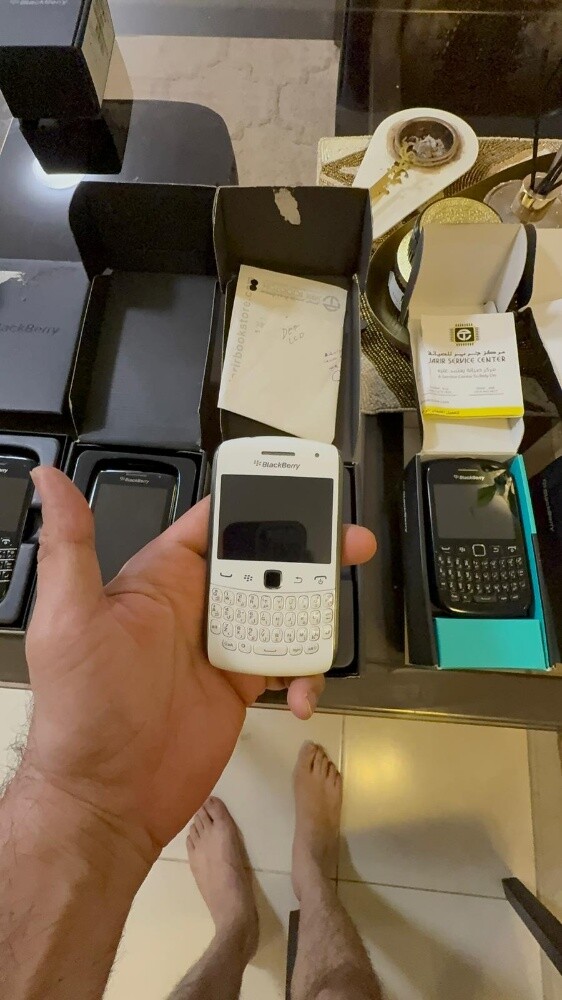 للبيع بلاك بيري مع كامل الملحقات - 11