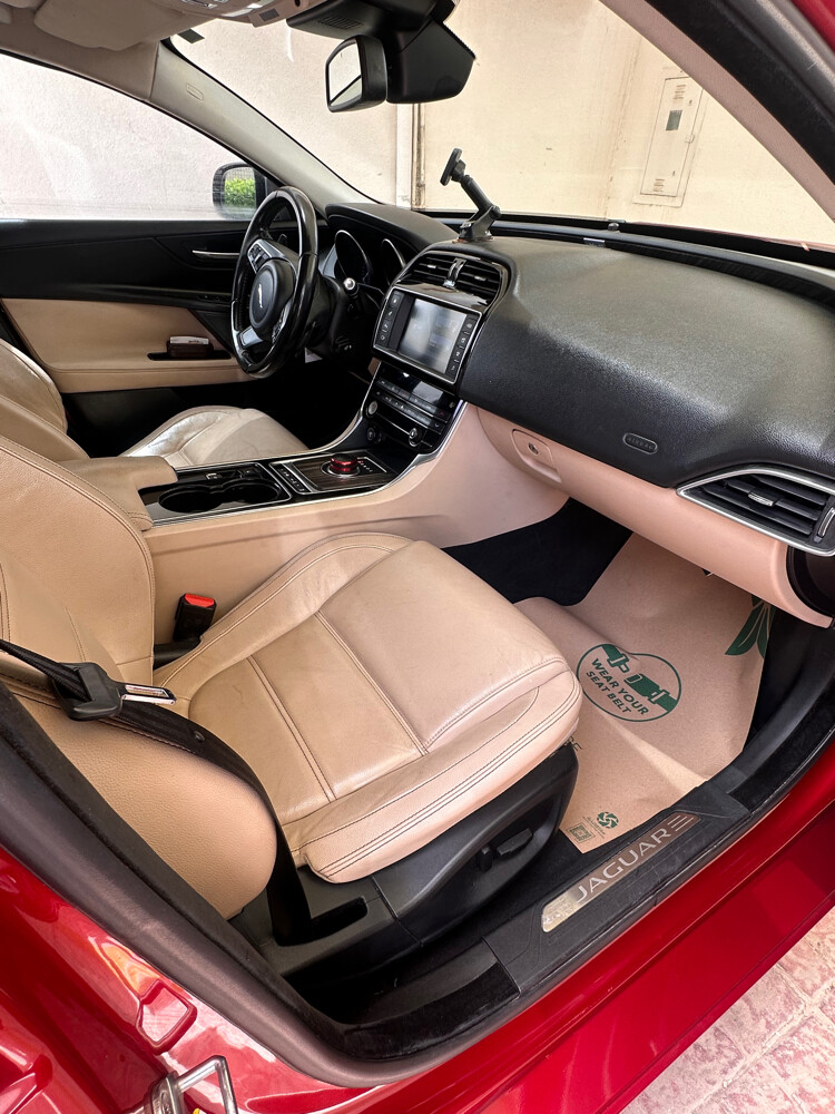 Jaguar xe Prestige 2016 - 7