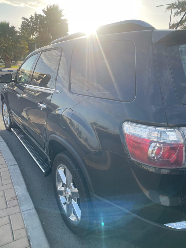 2009 GMC Acadia SLT, low mileage - 10