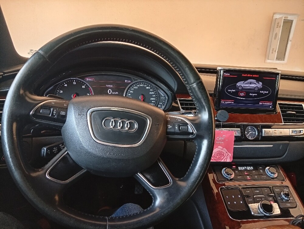 Audi A8 2012 - 12
