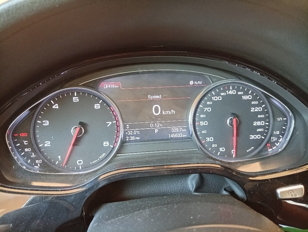 Audi A8 2012 - 11
