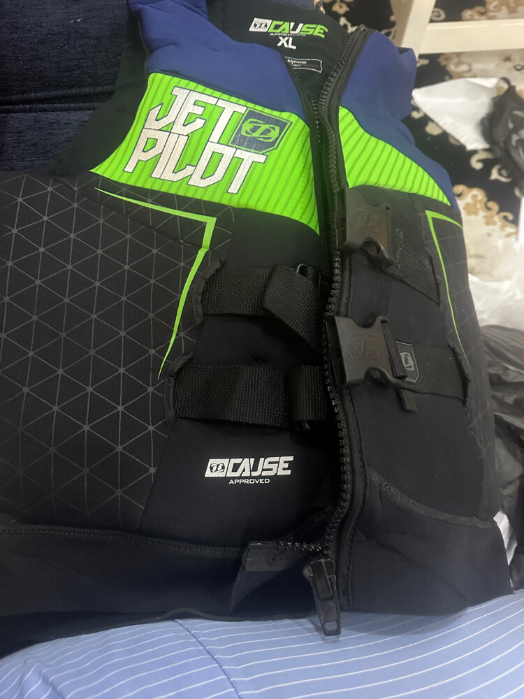2 life jacket - 3