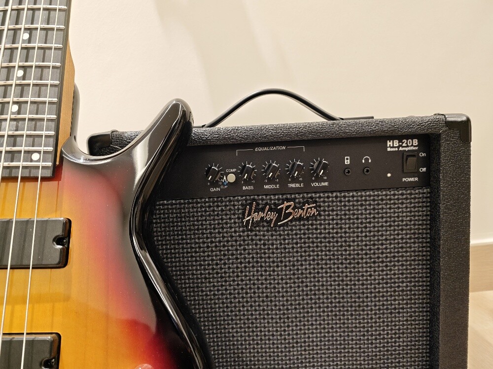 GB3 Bass Guitar & Amplifier - 2