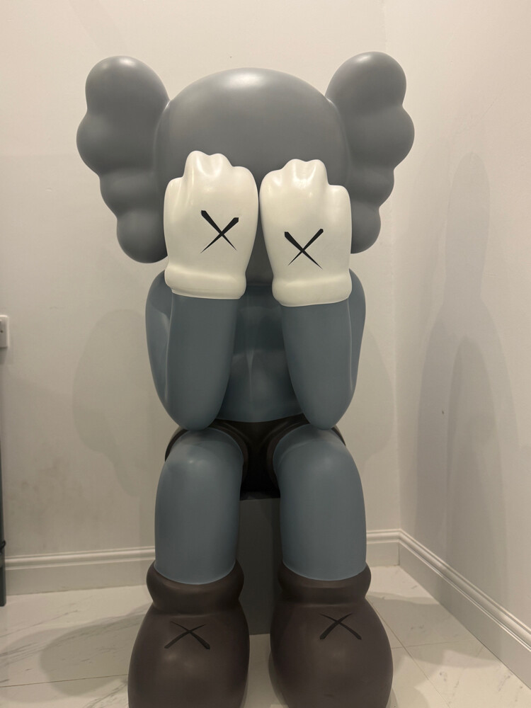 Kaws (Big size) - 1