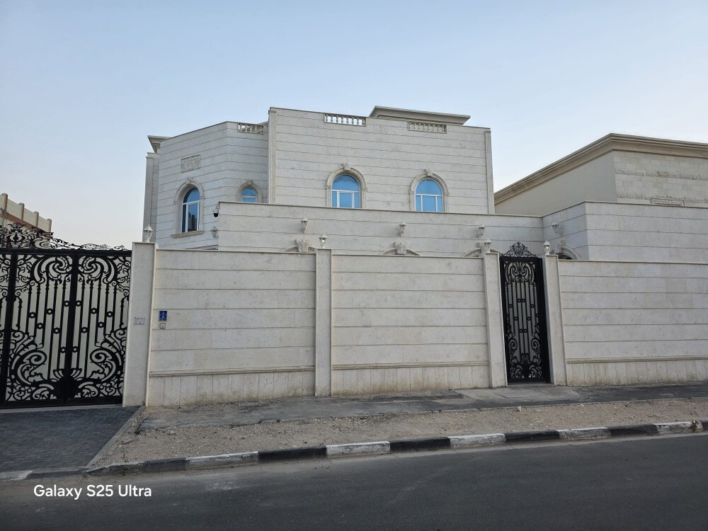 للبيع فيلا جديدة بالدفنة - 1