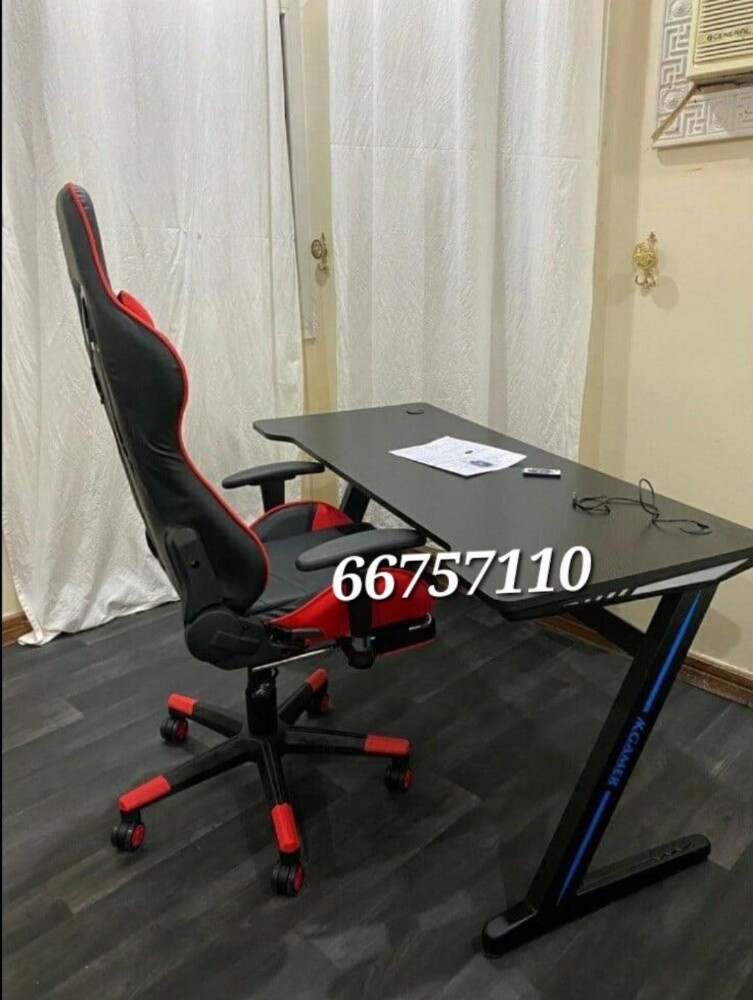 gaming chair and table - 1