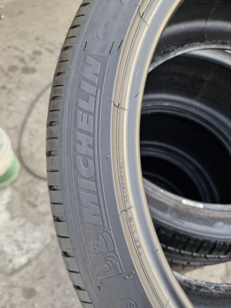 295/30/19"Michiline tire - 3