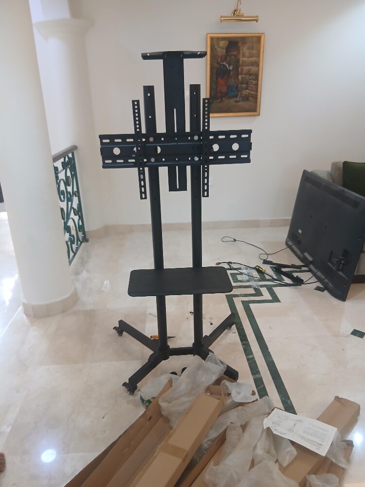 Big tv trolley stand 
can used unt - 1