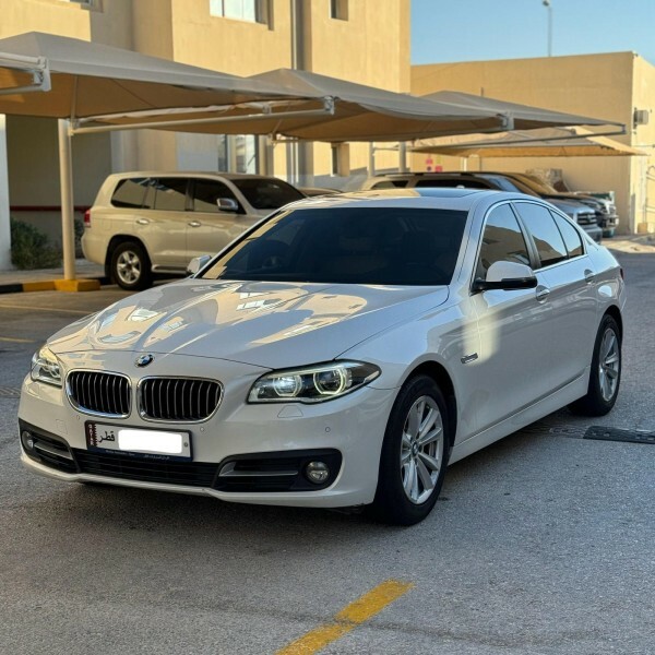 BMW 5-Series 520i 2016 Clean &Neat - 12