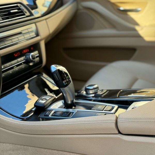 BMW 5-Series 520i 2016 Clean &Neat - 5