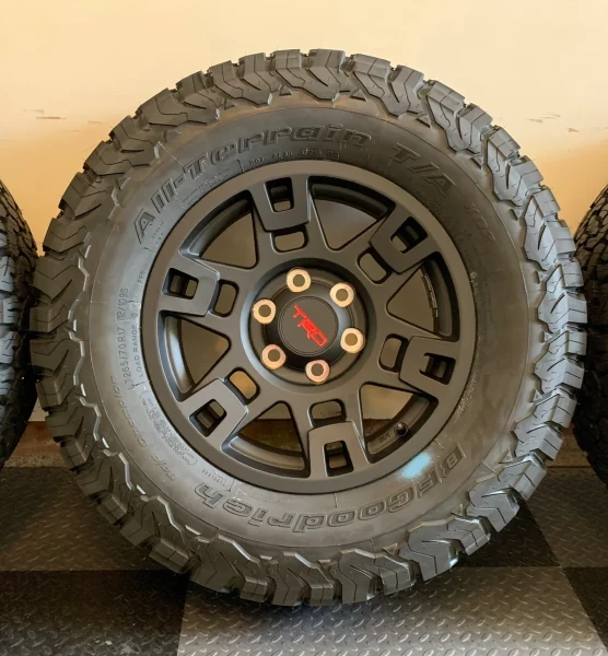 TRD Alloy wheels/ genuine - 5