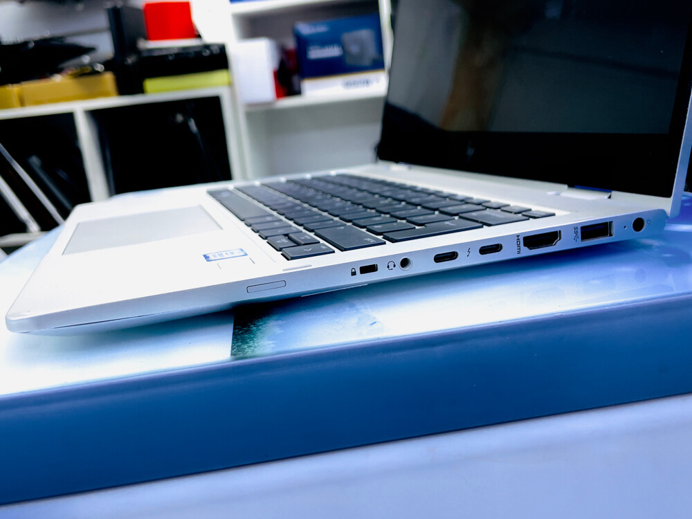 HP ELITE BOOK - 3