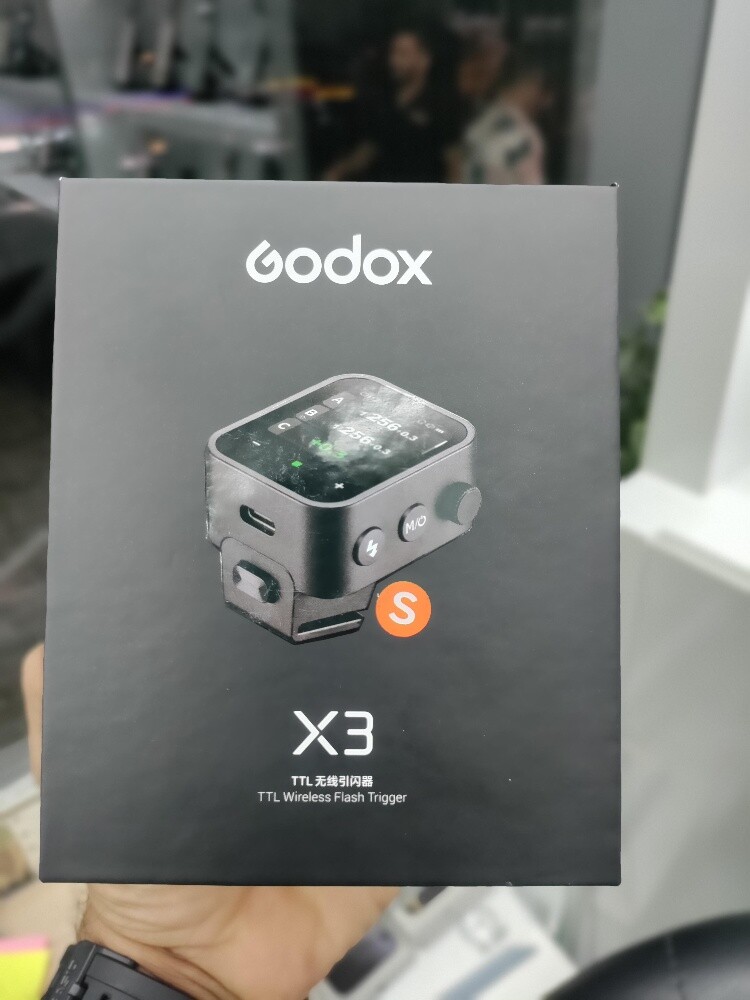 GODOX  X3 TTLwireless Flash Trigger - 2