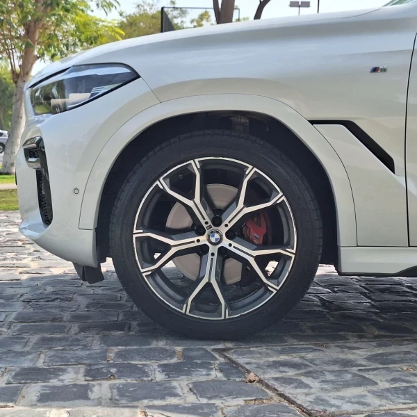 BMW X6 M 40i - 13