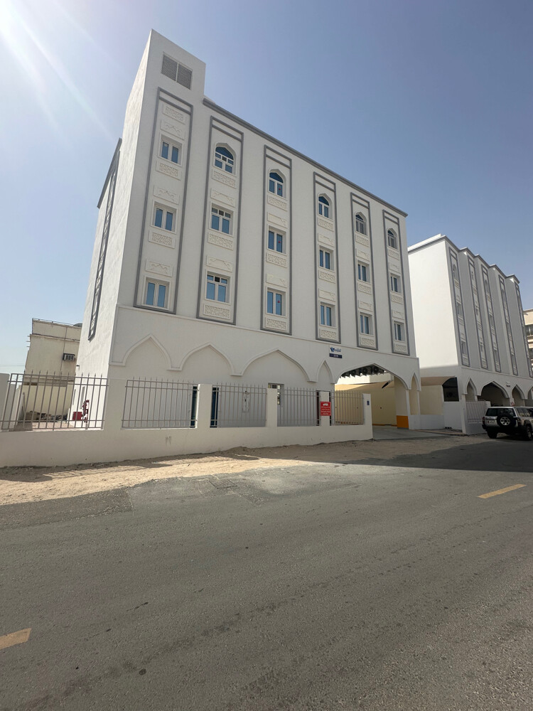 للبيع عمارة جديدة بالمطار 500 متر - 1