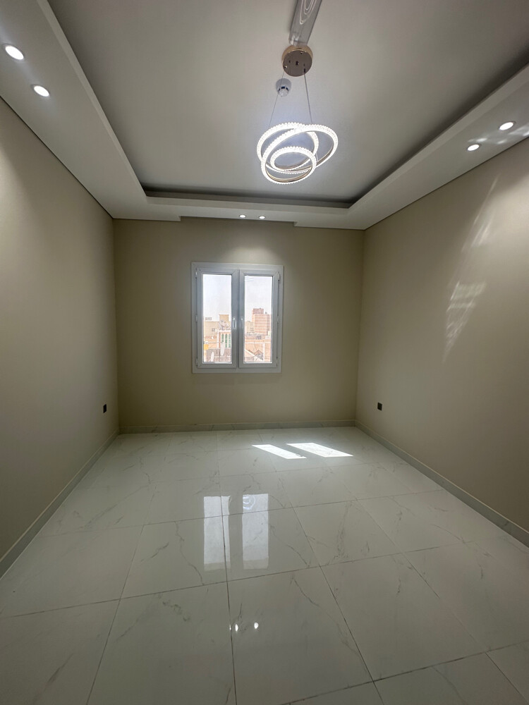 للبيع عمارة جديدة بالمطار 500 متر - 12