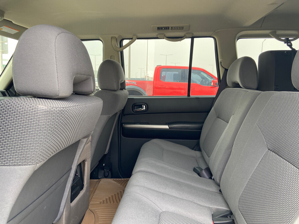 Nissan safari 2023 white - 7