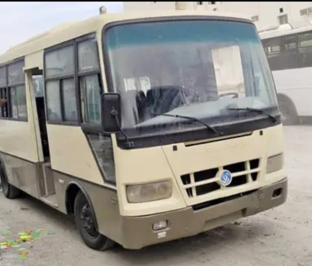 ASHOK LEYLAND MANI BUS 32 SEATS - 1