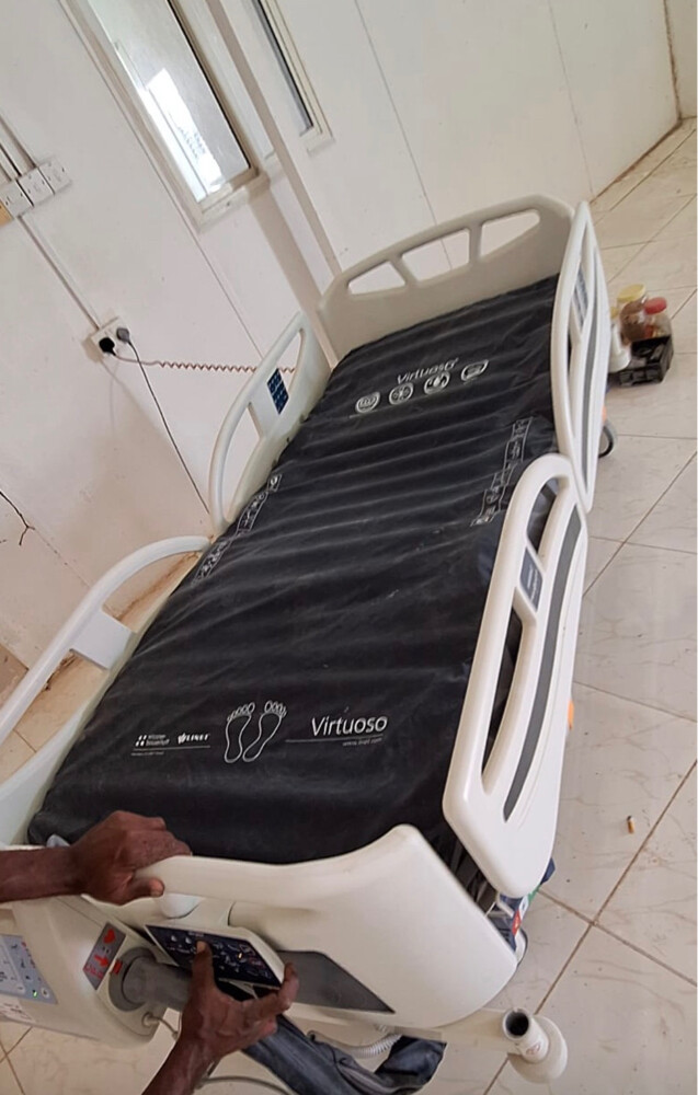 Stryker medical bed - 3