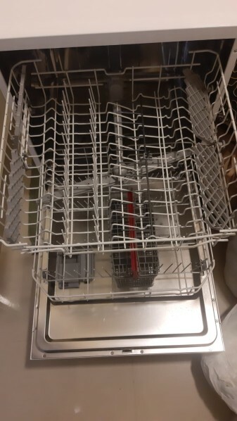 Scharp Dishwasher in perfect condit - 3