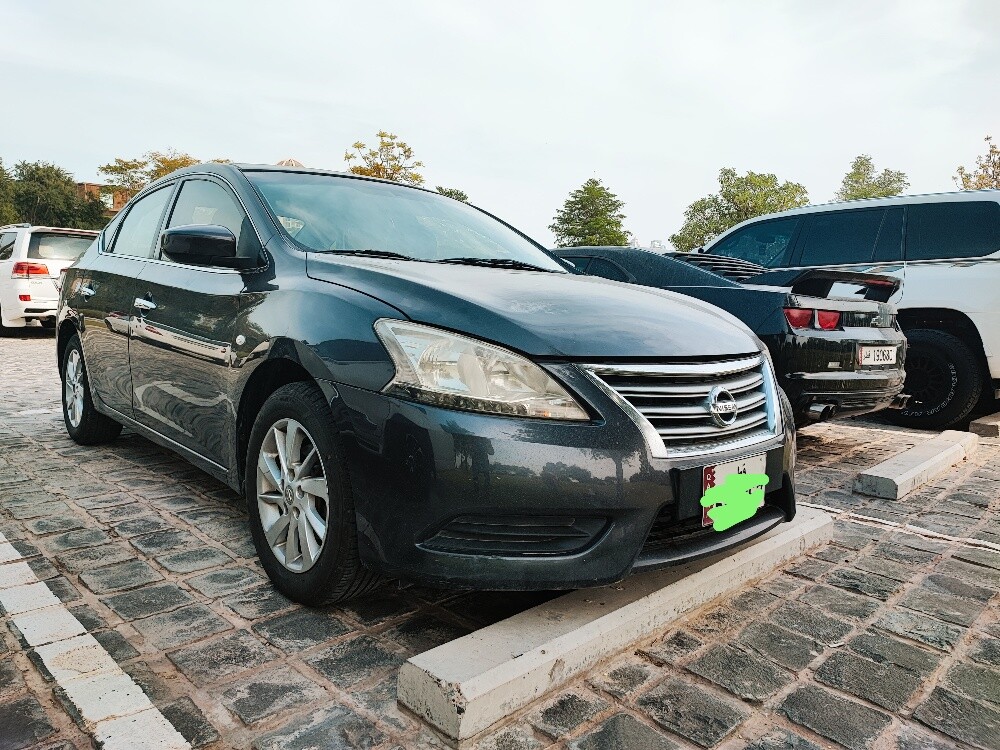 Nissan Sentra - 1