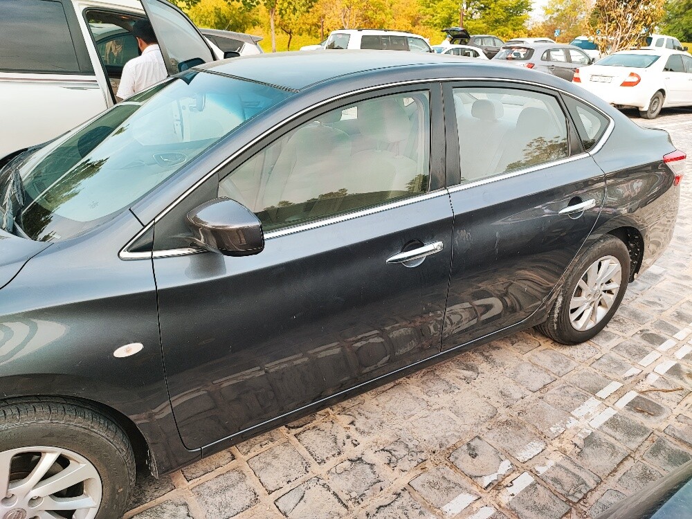 Nissan Sentra - 4