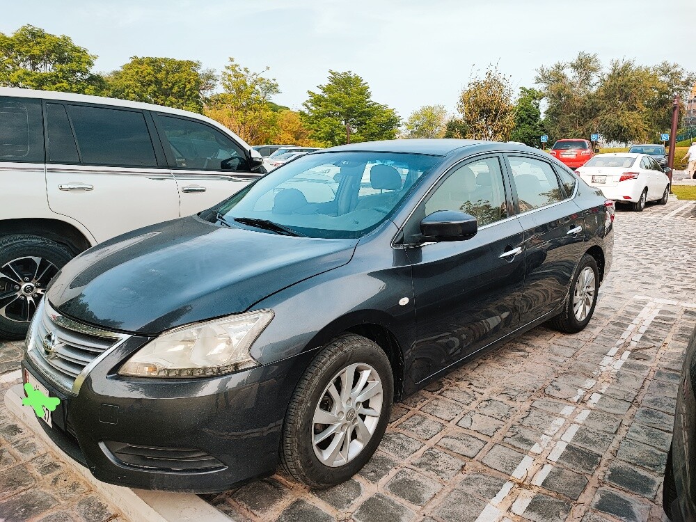 Nissan Sentra - 2