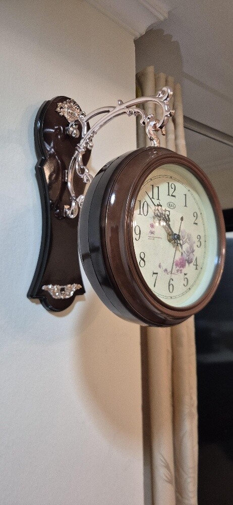 Antique Style Beautiful Clock - 2